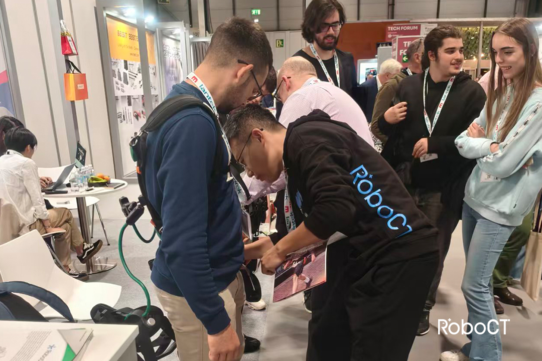 西班牙机器人展-2.jpg